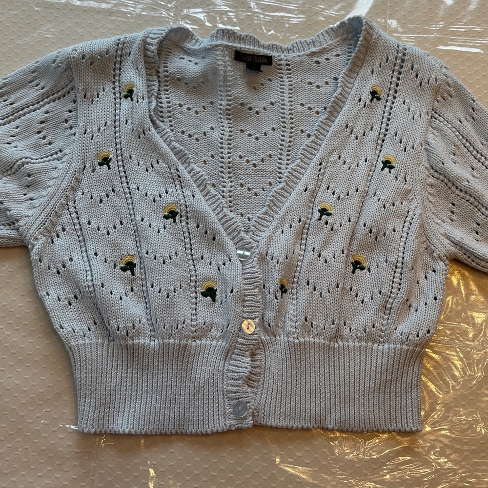 Wild fable cropped light blue dainty knit floral embroidered cardigan - Picture 5 of 13